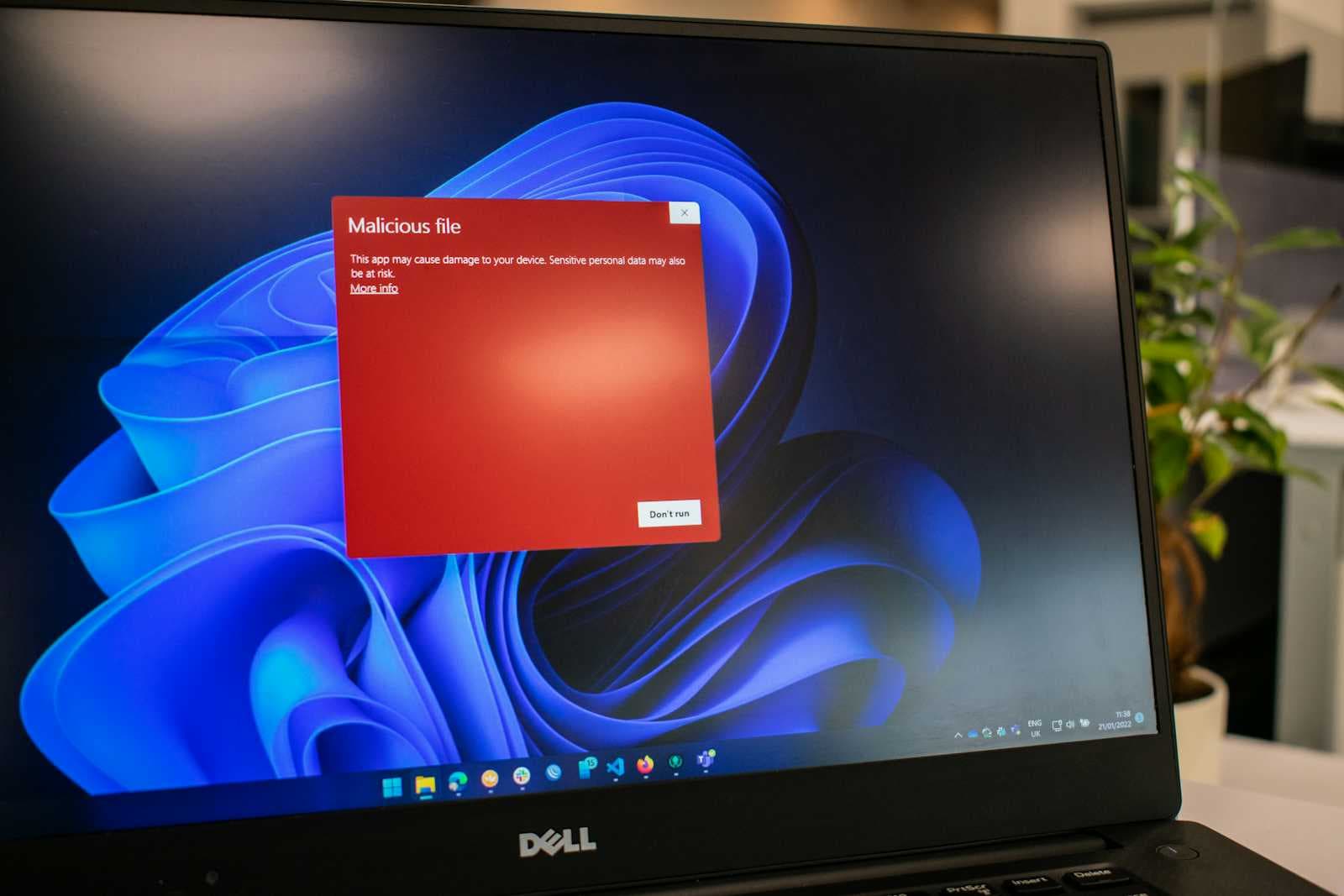 Laporan Analisis Lalu Lintas Jaringan: Deteksi dan Penanganan Malware